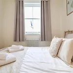 Right By Oval Station 2-Bed Flat ! Free Wifi!