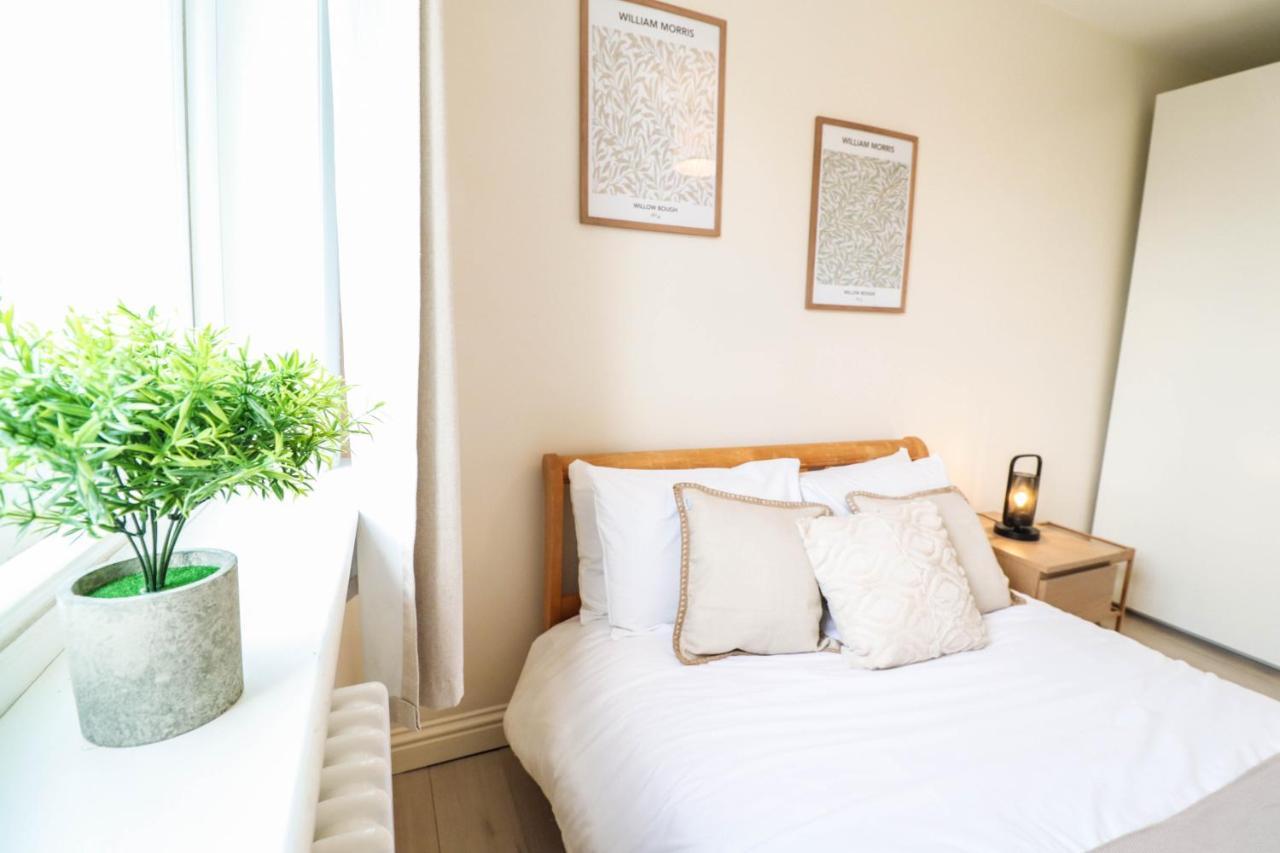 Right By Oval Station 2-bed Flat ! Free Wifi! *